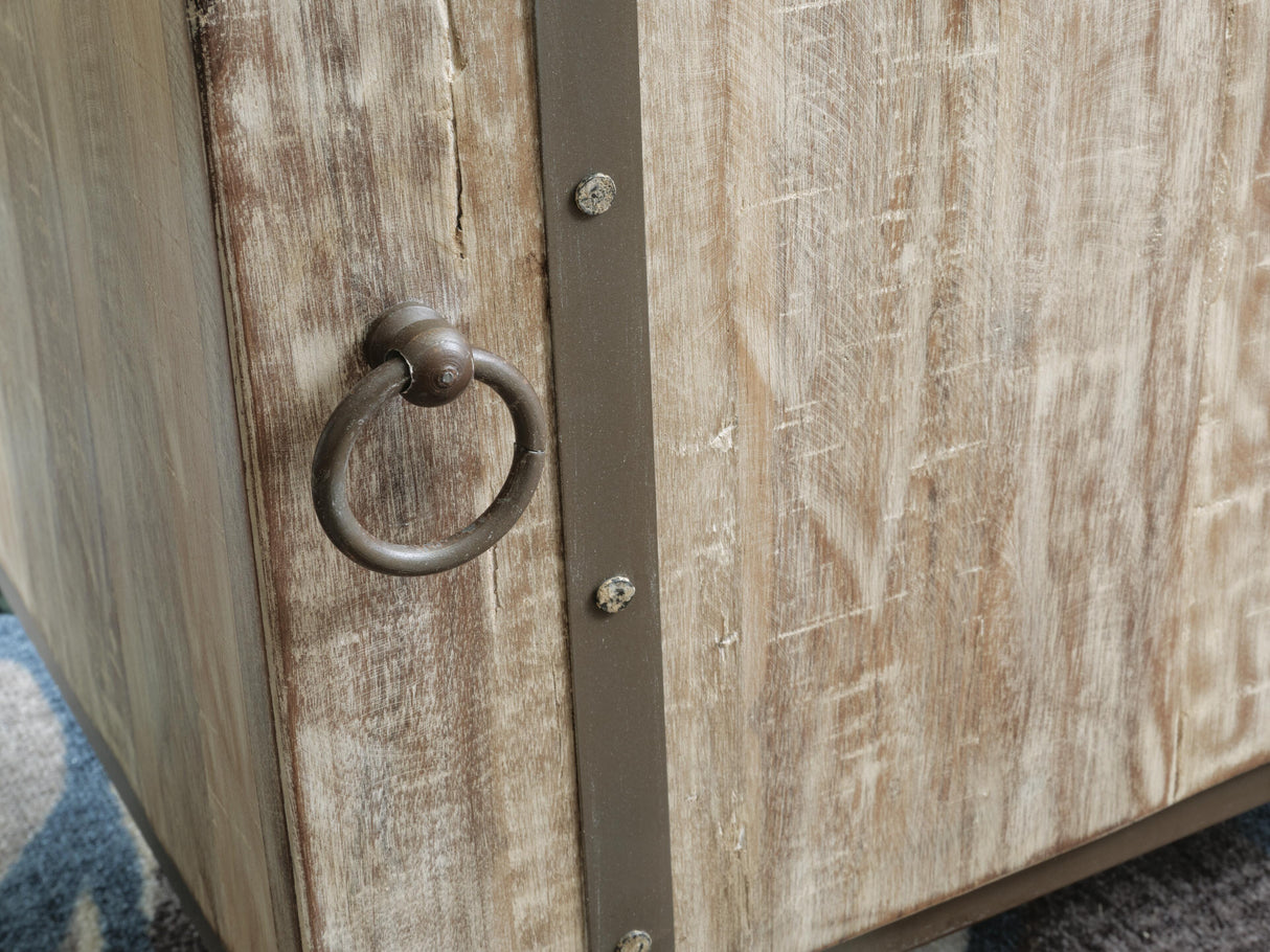 Laddford Accent Cabinet - A4000506
