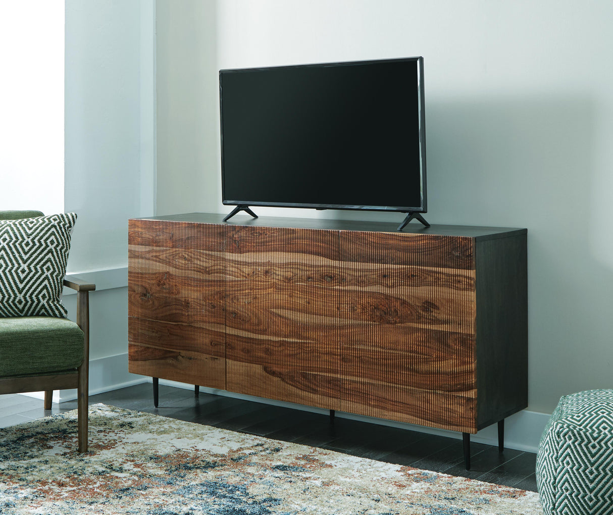 Darrey Accent Cabinet - A4000580