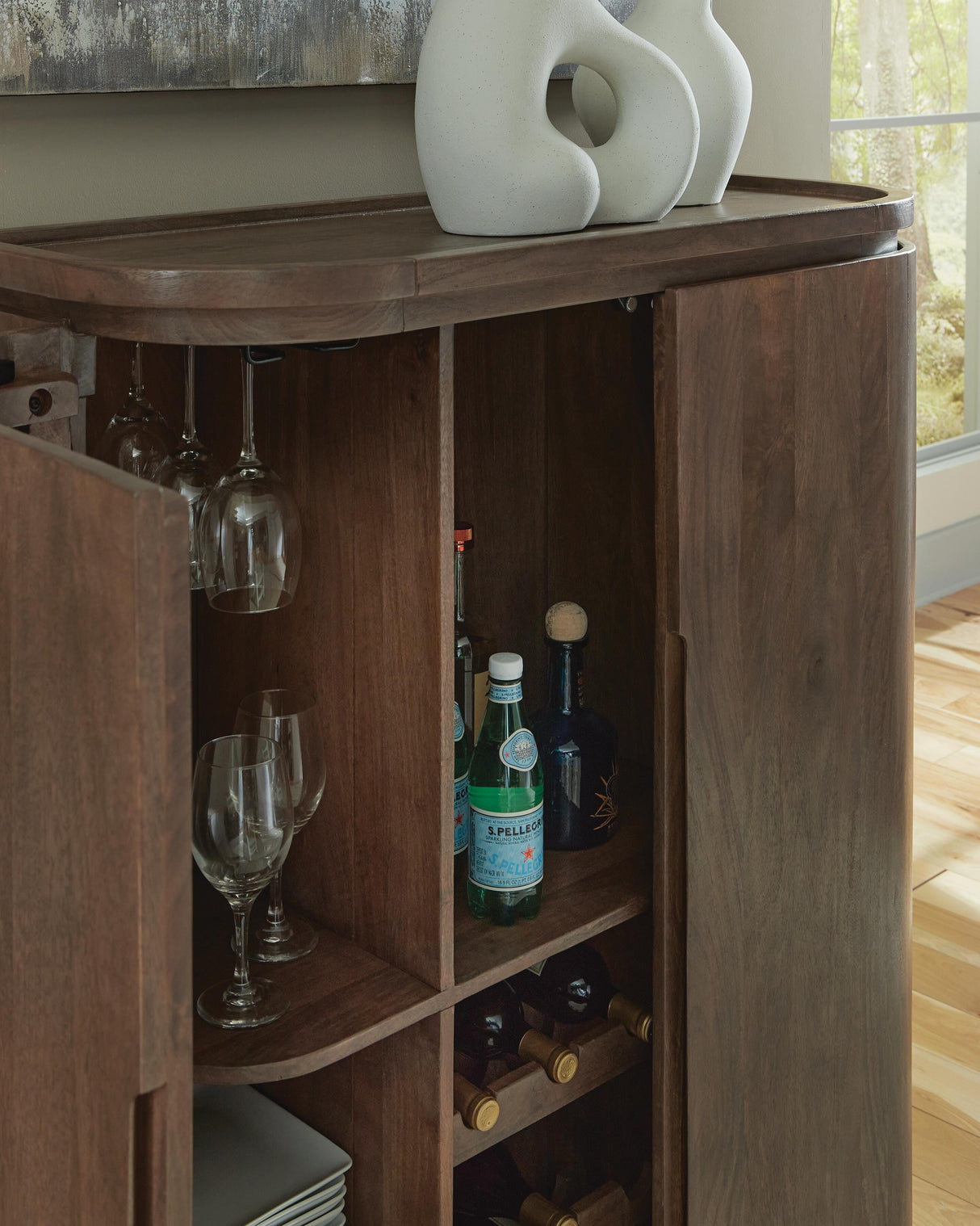 Landermont Bar Cabinet - A4000697