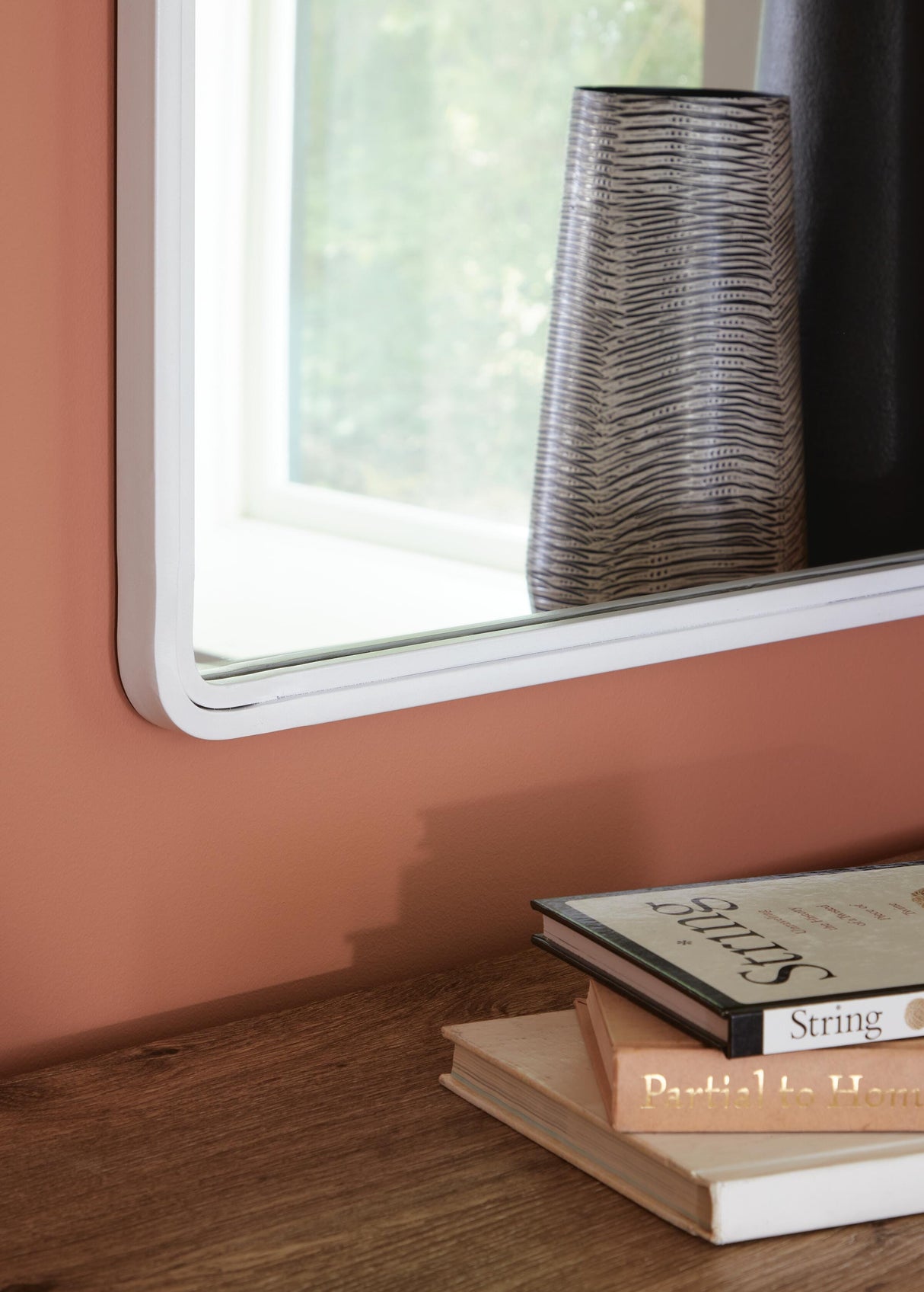 Brocky Accent Mirror - A8010293