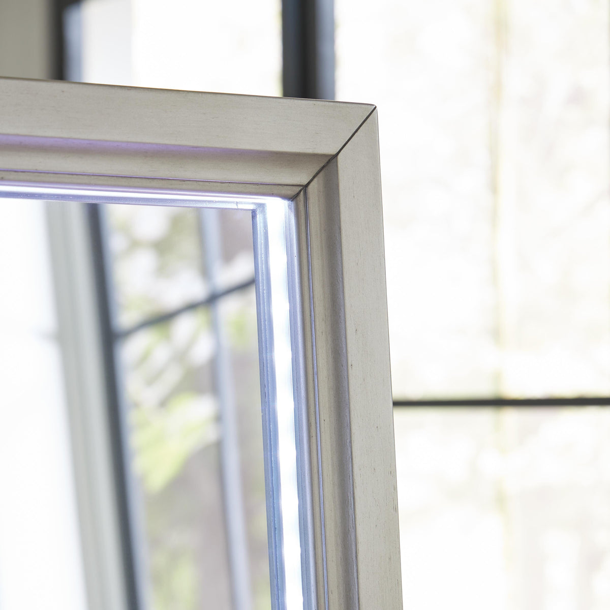 Evesen Floor Standing Mirror/Storage - A8010380