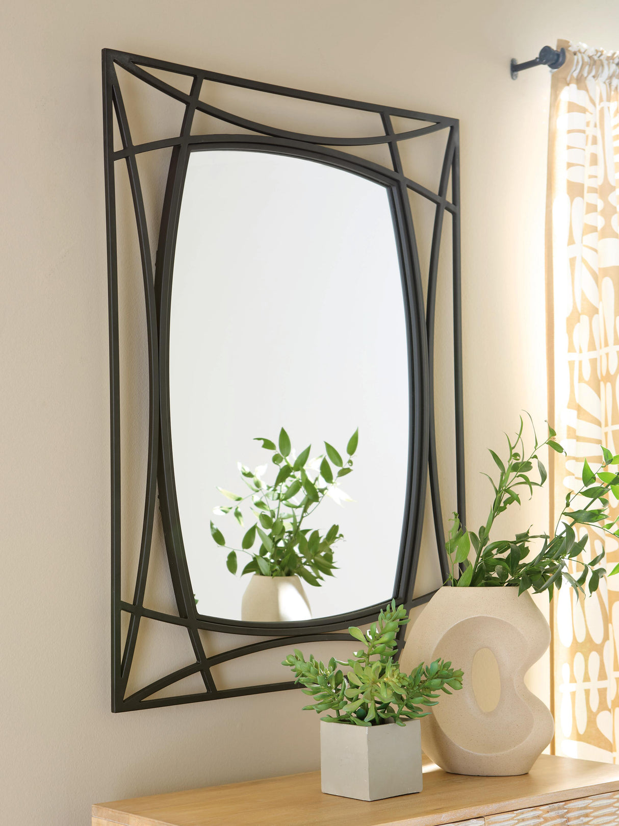 Freenville Accent Mirror - A8010408