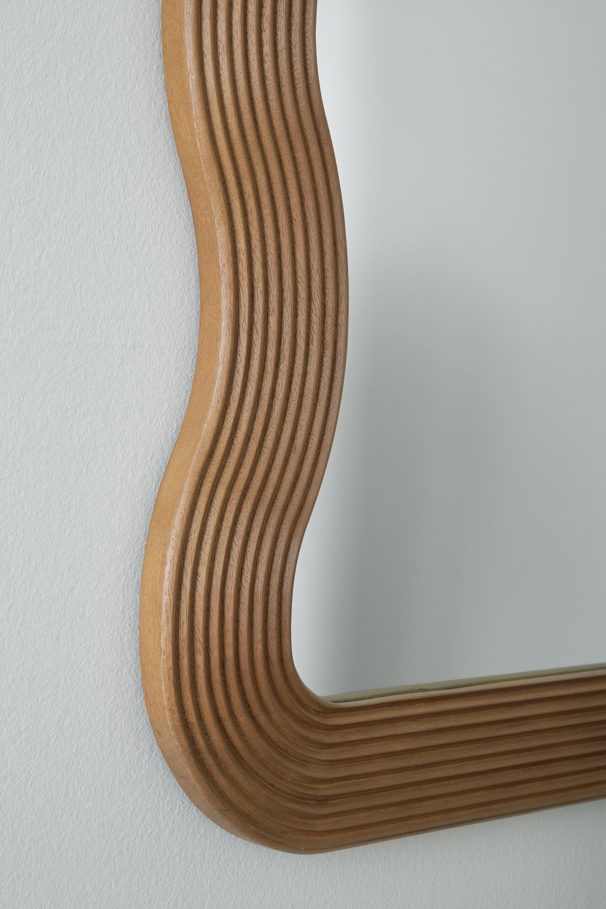 Ellisonville Floor Mirror - A8010413
