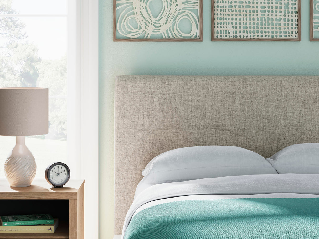 Cielden Full Upholstered Bed with Roll Slats - B1199-72