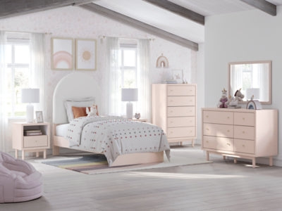 Wistenpine Dresser and Mirror - B1323B1