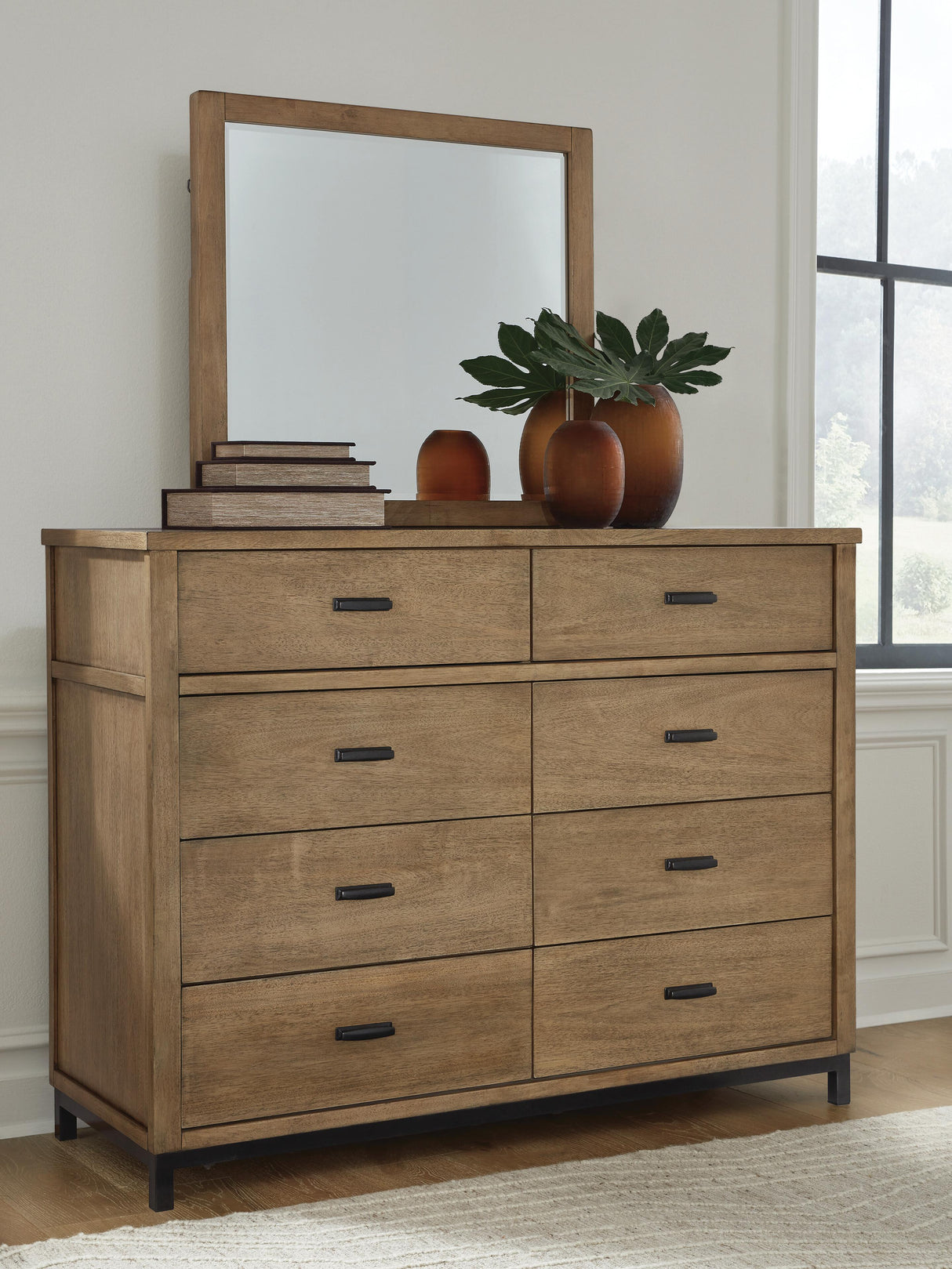 Tomtyn Dresser and Mirror - B622B1