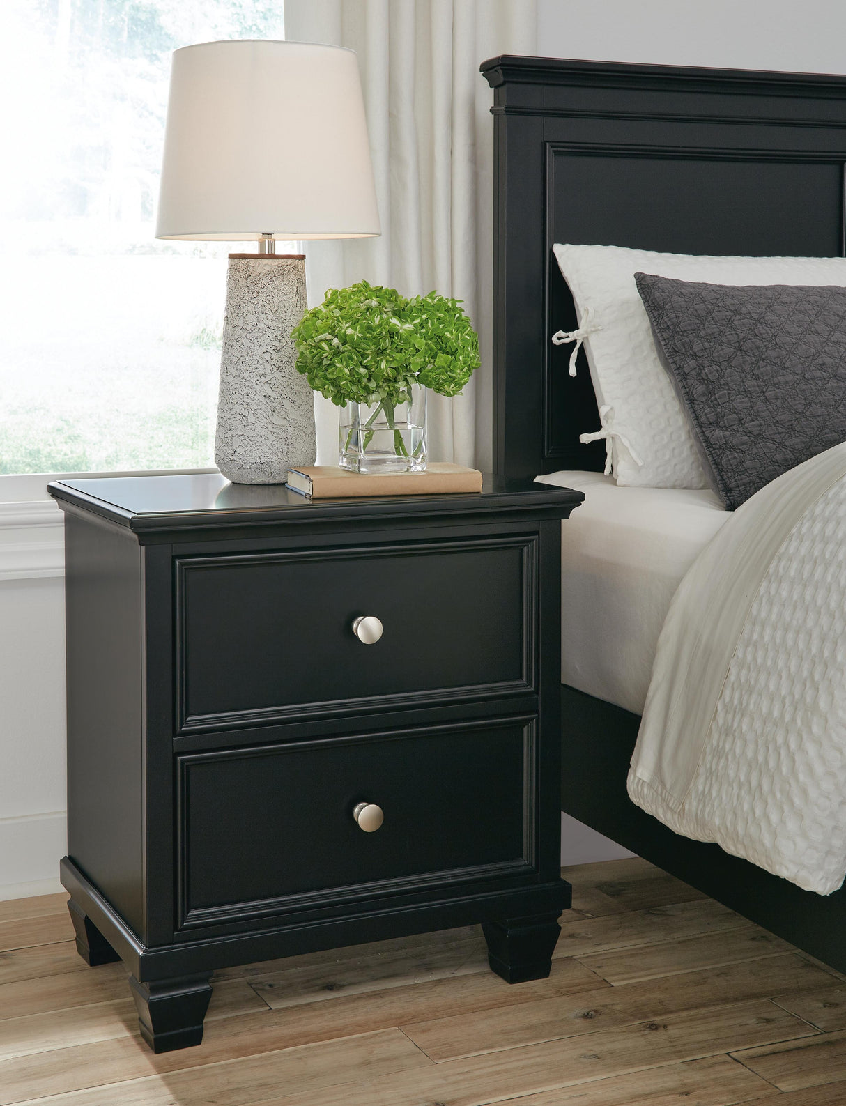 Lanolee King Panel Bed, Dresser, Mirror and Nightstand - B687B31