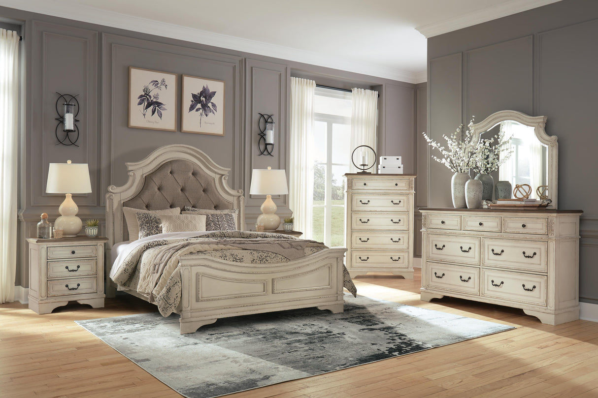 Realyn Queen Panel Bed, Dresser, Chest and 2 Nightstands - B743B45