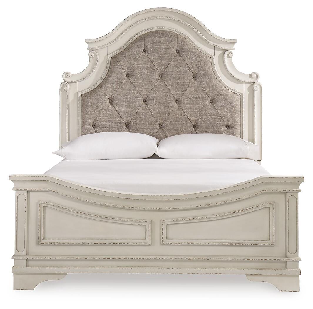 Realyn Queen Panel Bed, Dresser, Chest and 2 Nightstands - B743B45