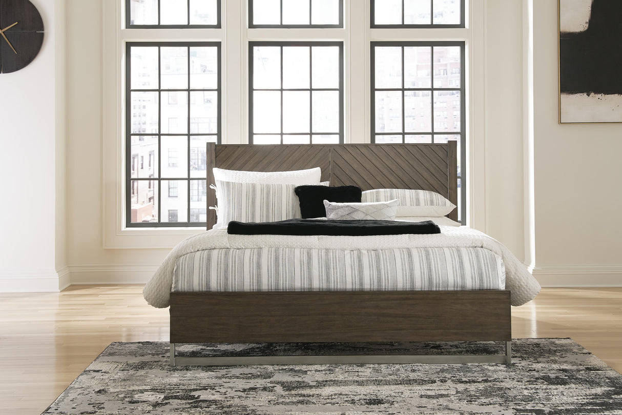 Arkenton King Panel Bed, Dresser and Mirror - B786B8