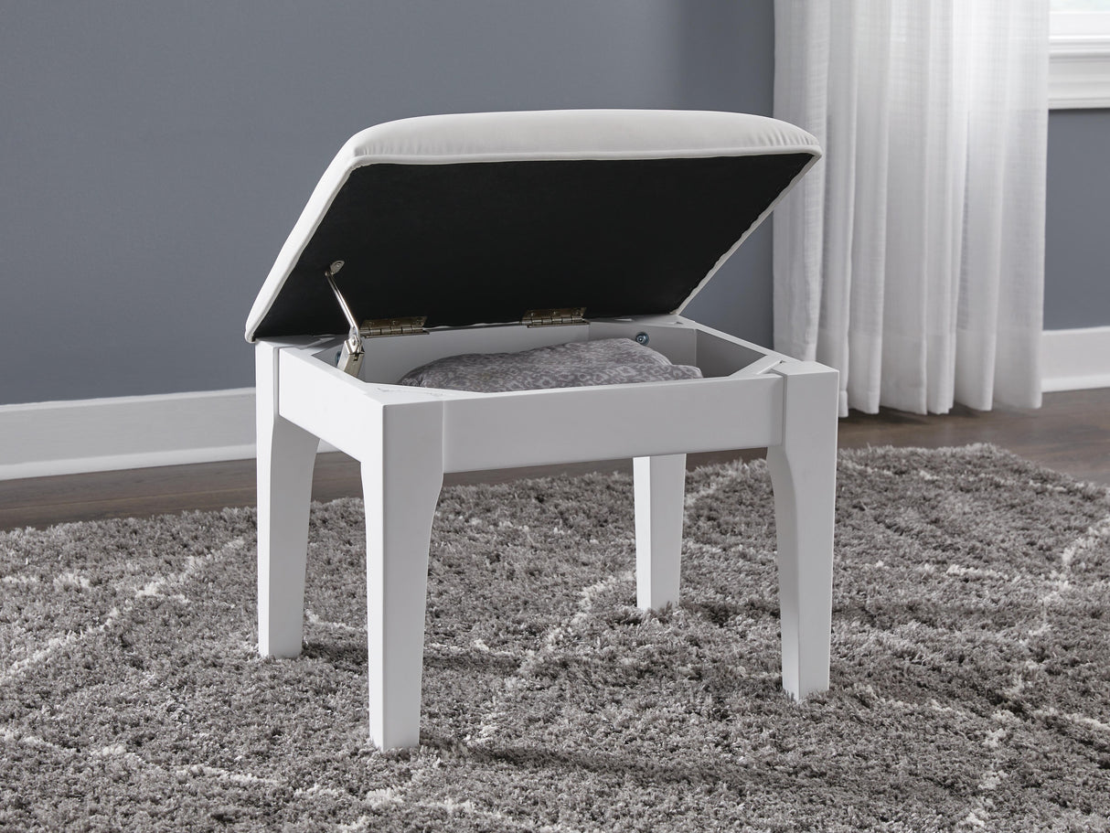 Chalanna Vanity Stool - B822-01