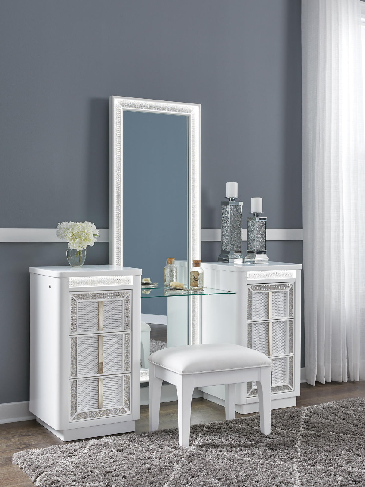 Chalanna Vanity with Mirror - B822B7