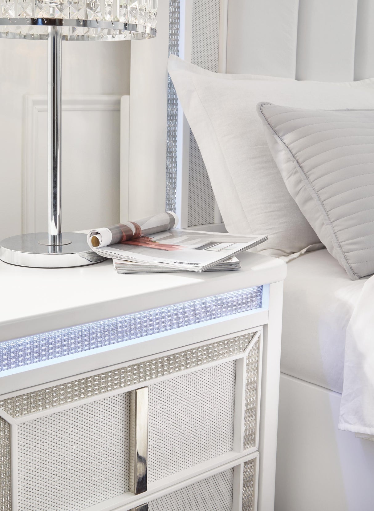 Chalanna Nightstand - B822-92
