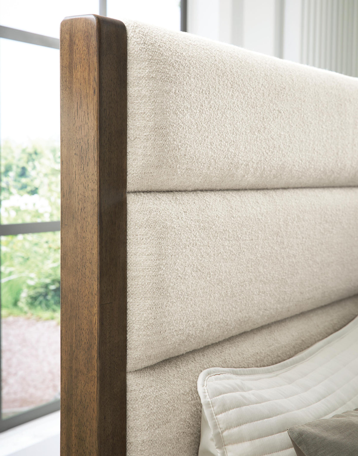 Marxmore King Upholstered Storage Bed - B863B4