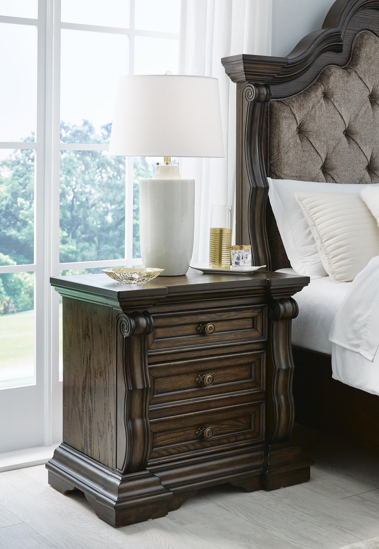 Maylee Queen Upholstered Panel Bed, Dresser and 2 Nightstands - B947B20