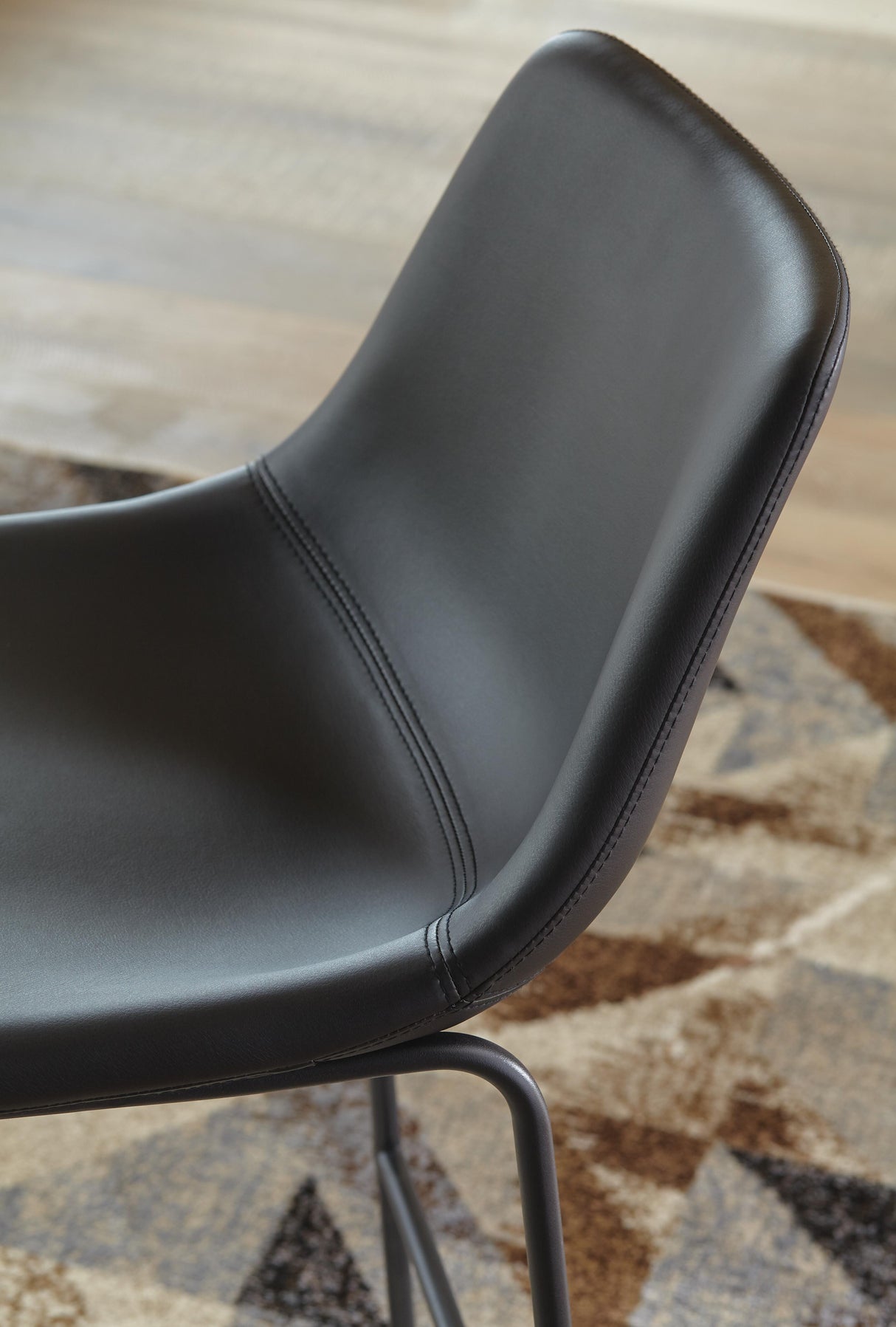 Centiar Pub Height Bar Stool - D372-630