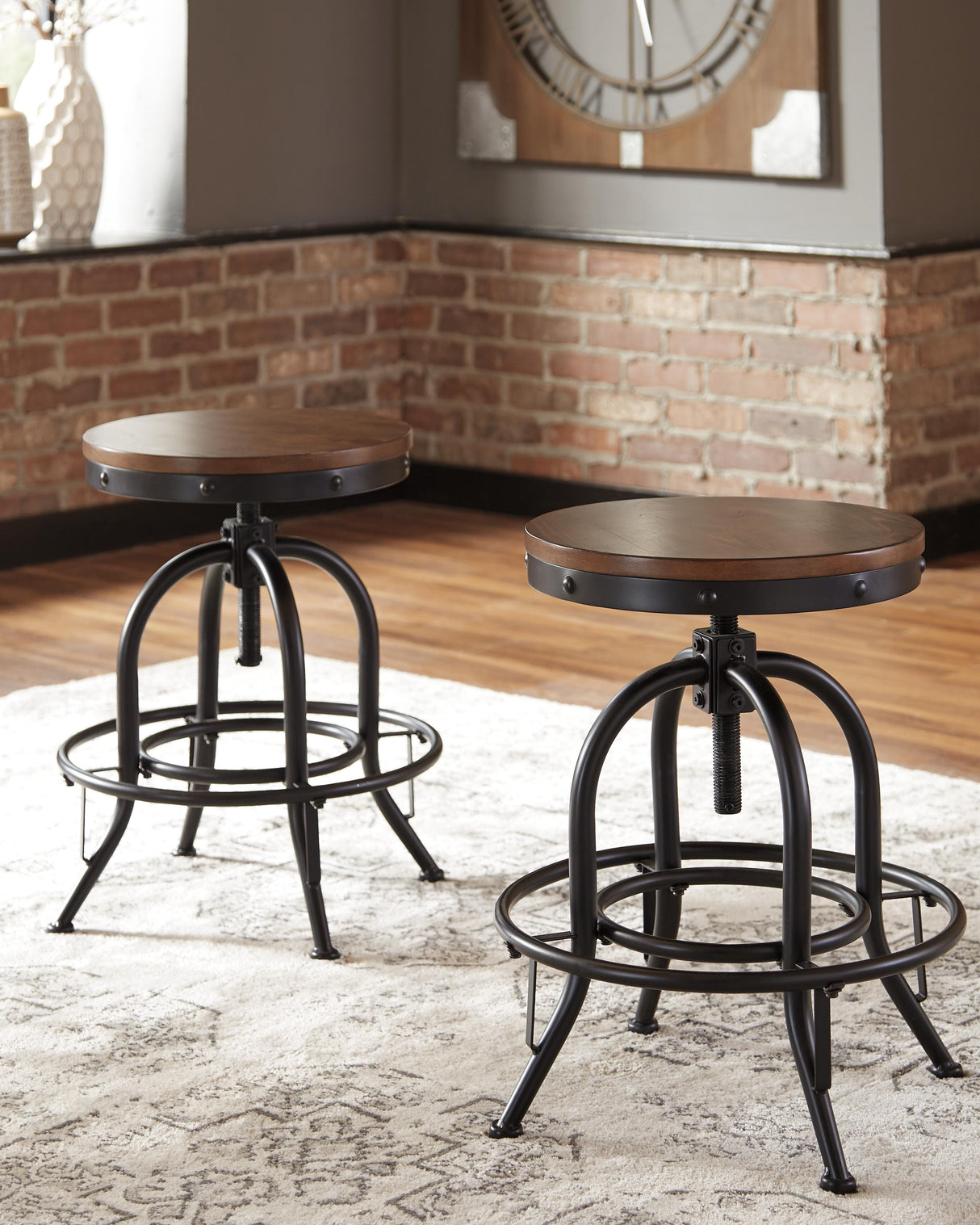 Valebeck Counter Height Bar Stool (Set of 2) - D546-224X2