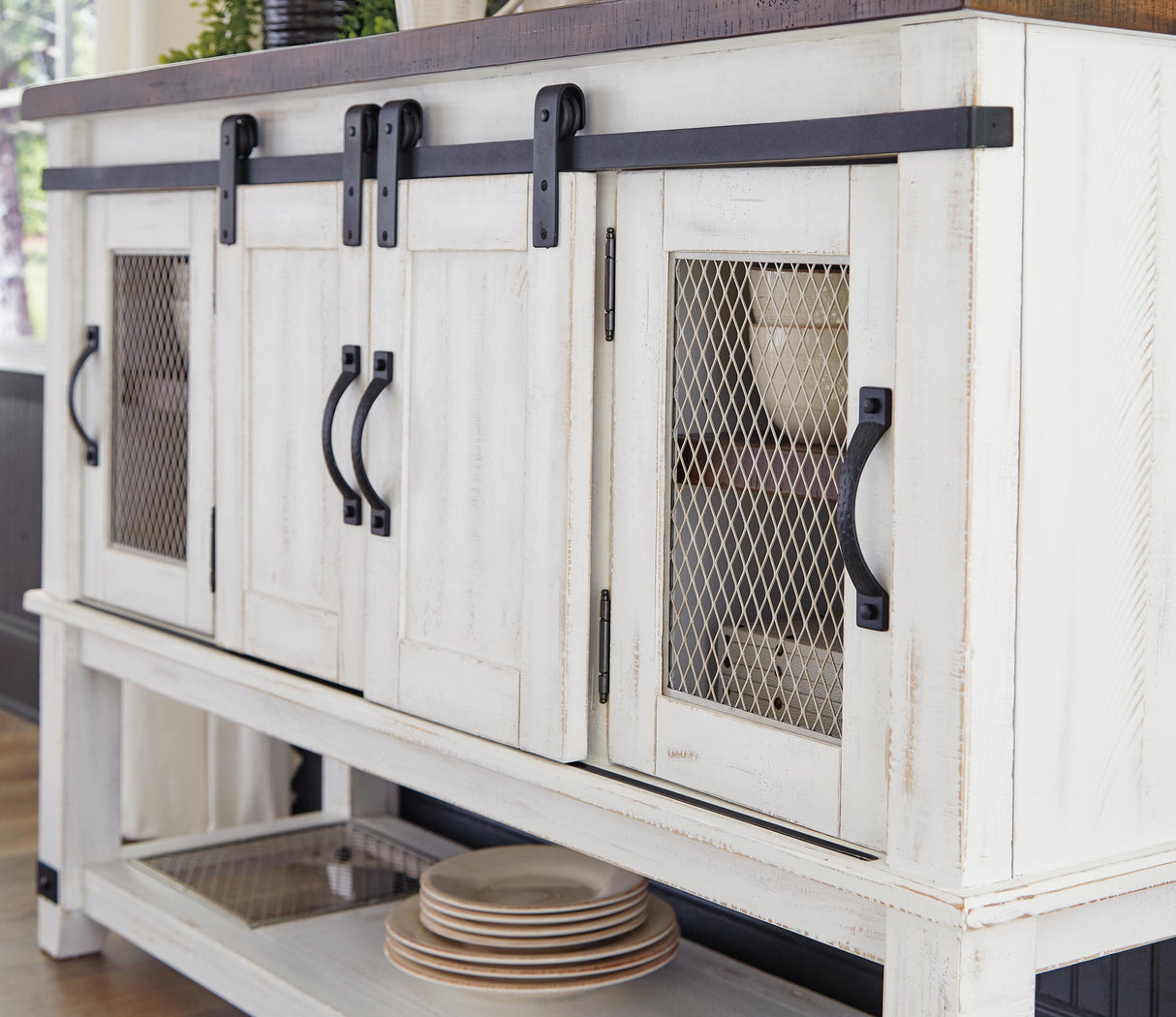 Valebeck Dining Server - D546-60