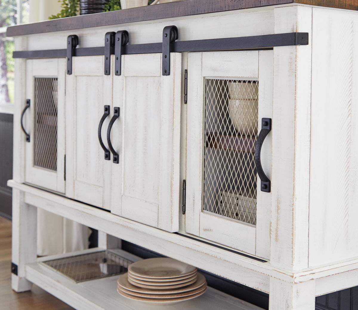 Valebeck Dining Server - D546-60