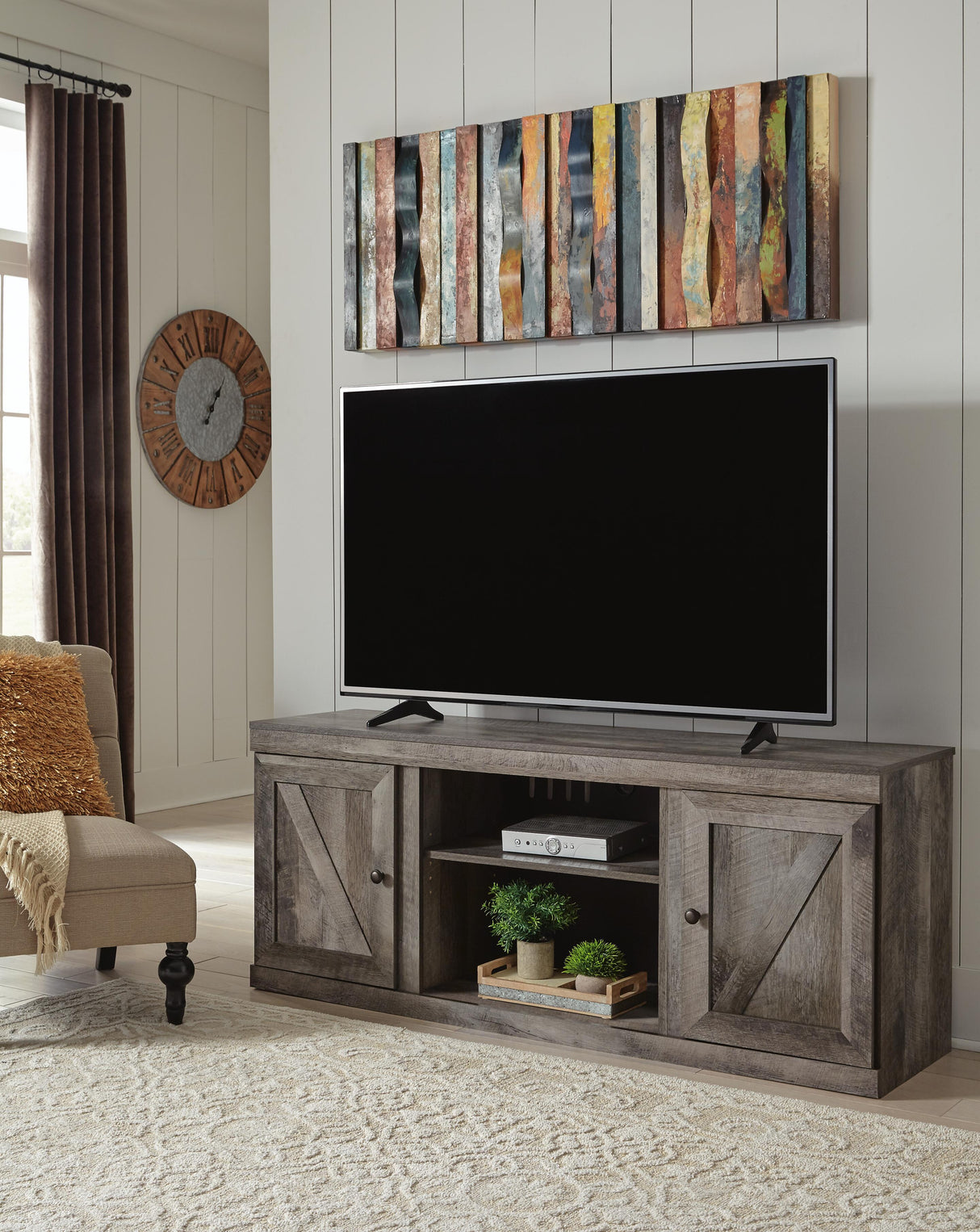 Wynnlow 60" TV Stand - EW0440-268