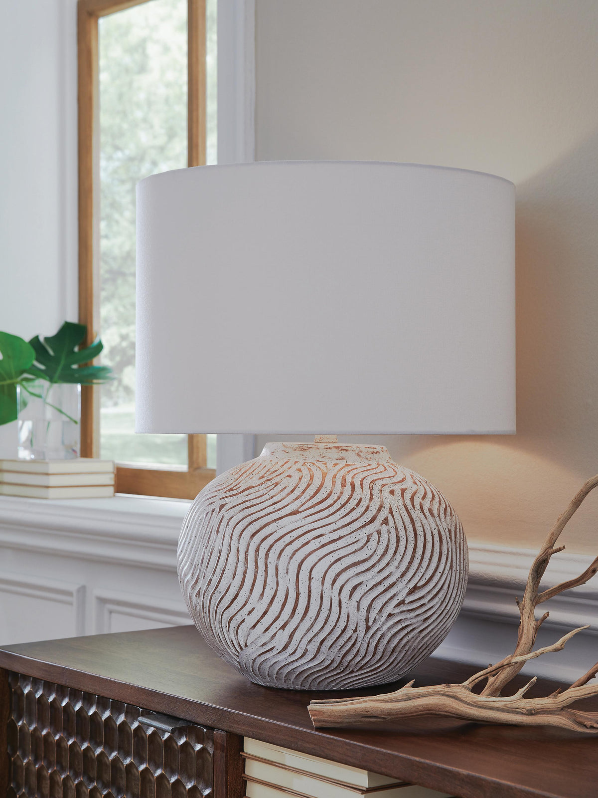 Vien Table Lamp - L100894
