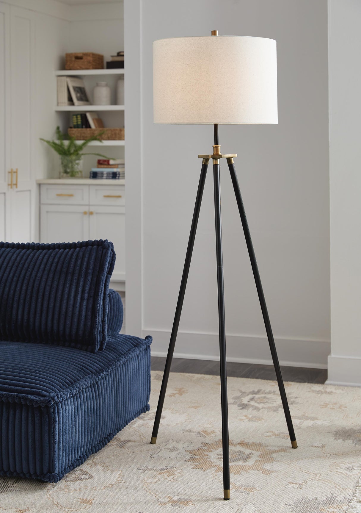 Cashner Floor Lamp - L206101