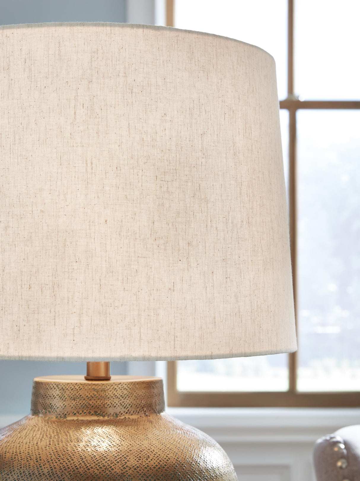 Madney Table Lamp - L207494