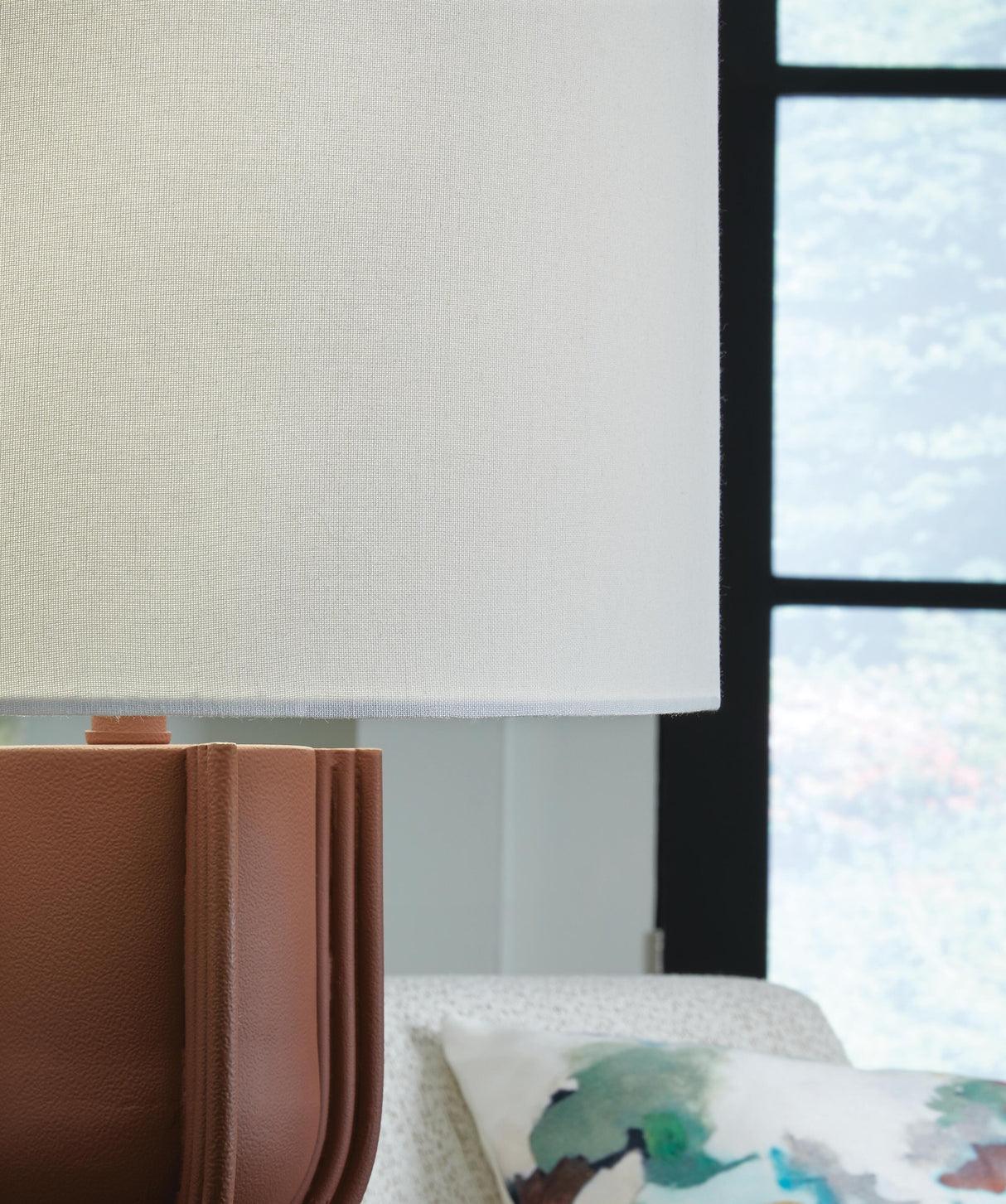 Rowandale Table Lamp - L207534