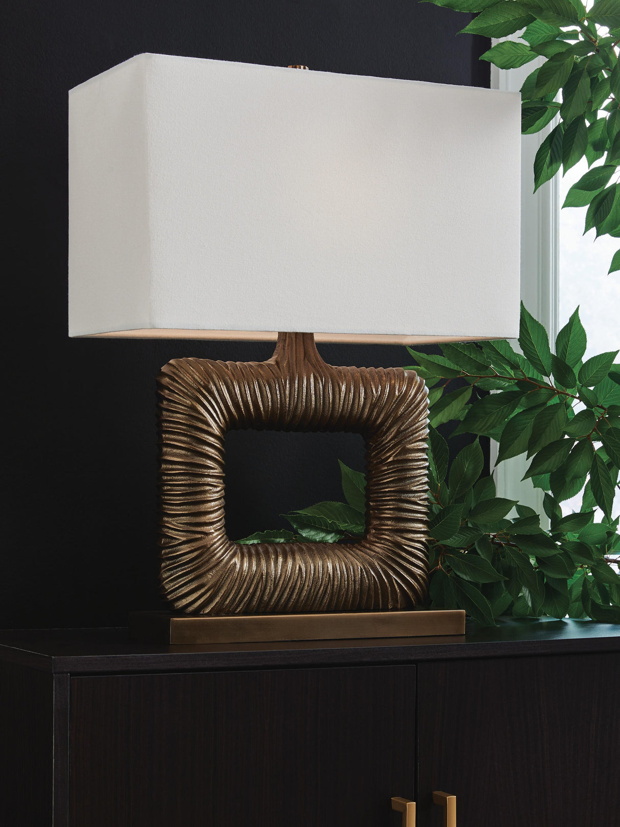 Garronby Table Lamp - L207604