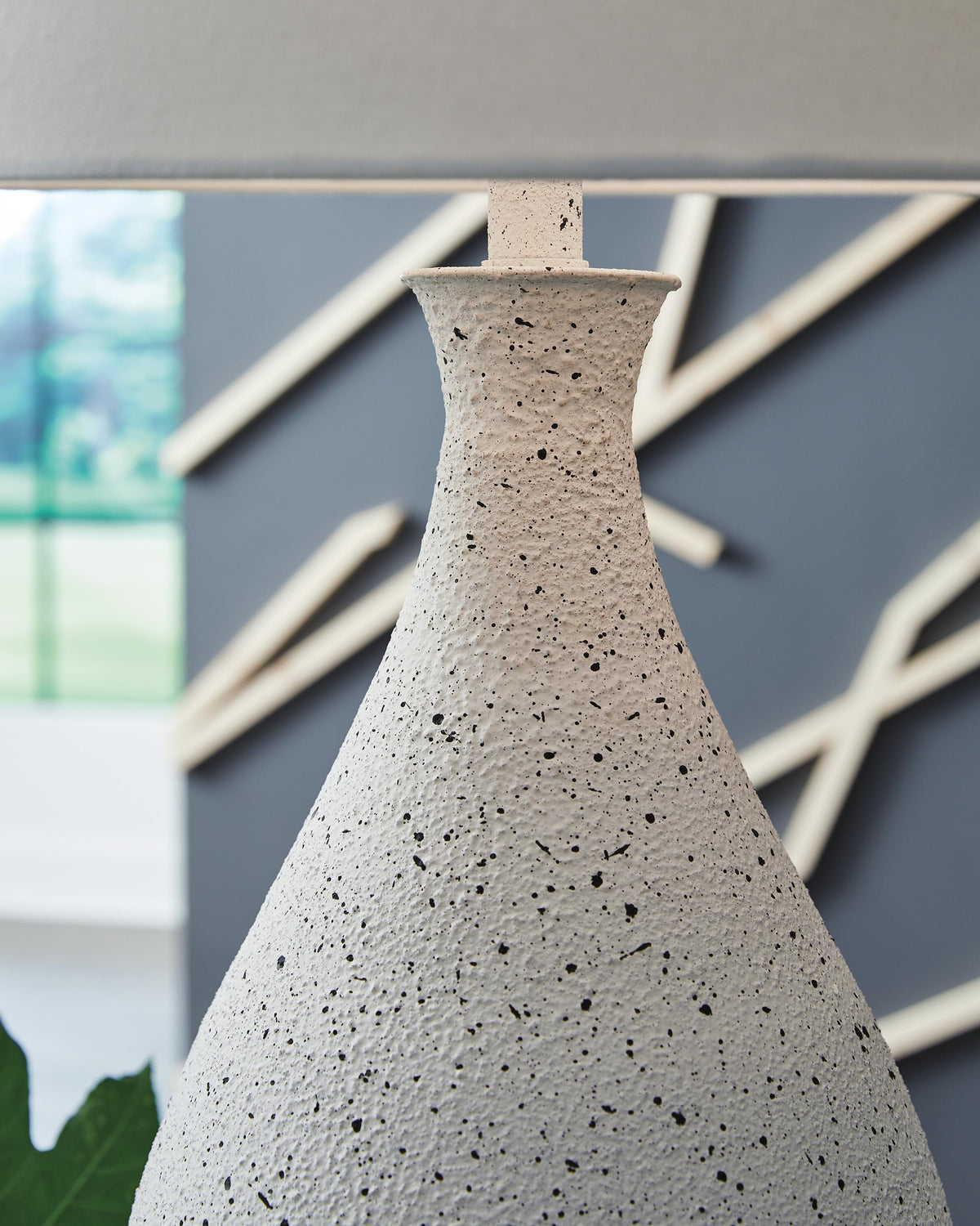 Wyattford Table Lamp - L207614