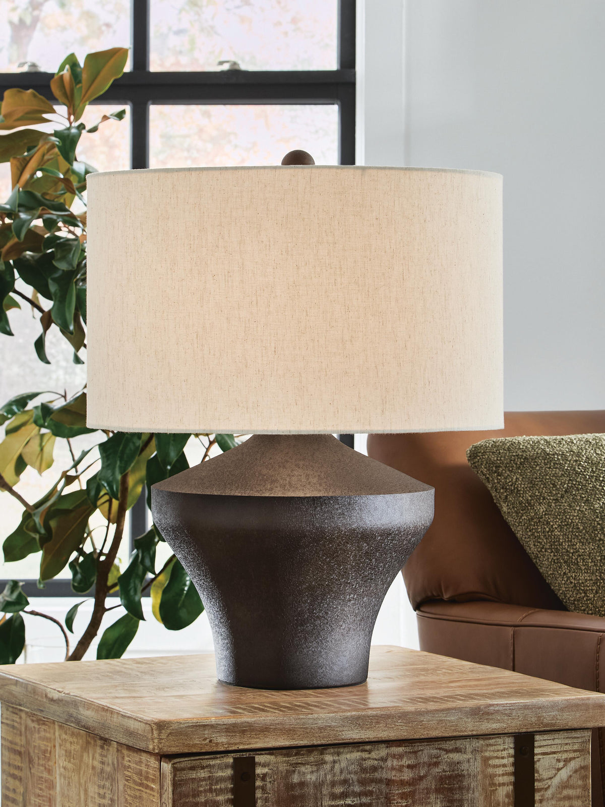 Dolanham Table Lamp - L207674