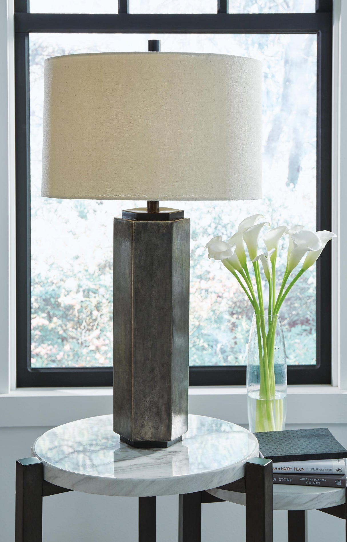 Dirkton Table Lamp - L208324