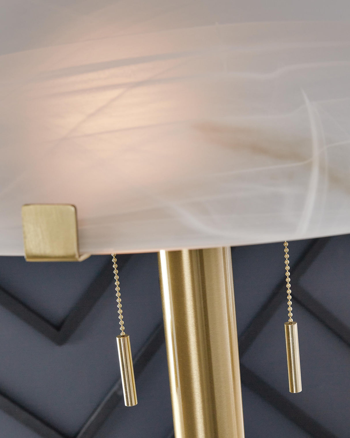 Tobbinsen Floor Lamp - L208421
