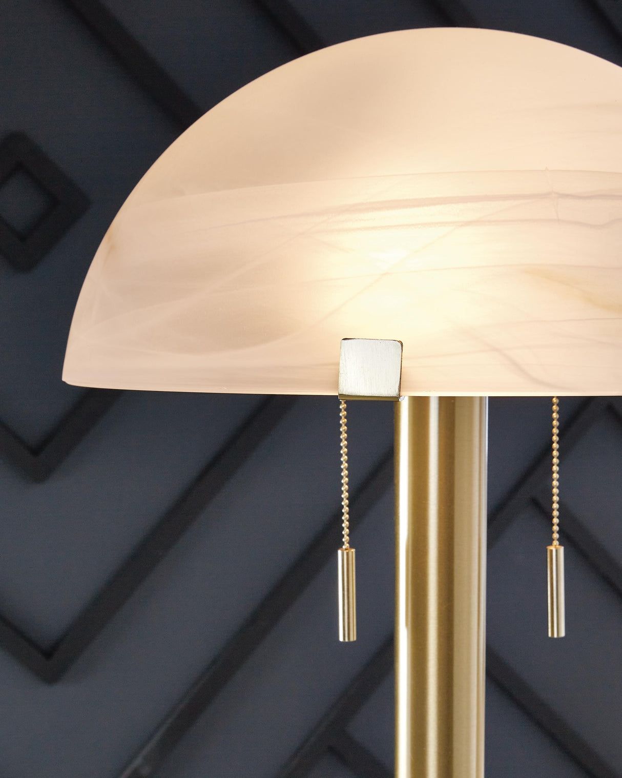Tobbinsen Floor Lamp - L208421
