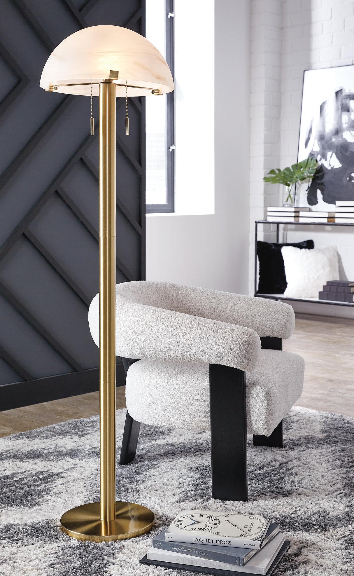 Tobbinsen Floor Lamp - L208421