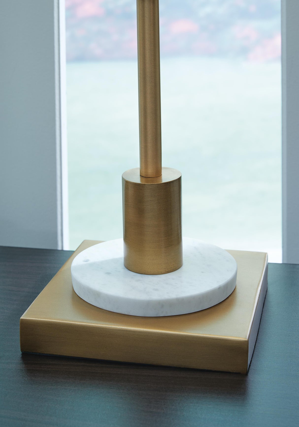 Fritzburn Table Lamp - L208444