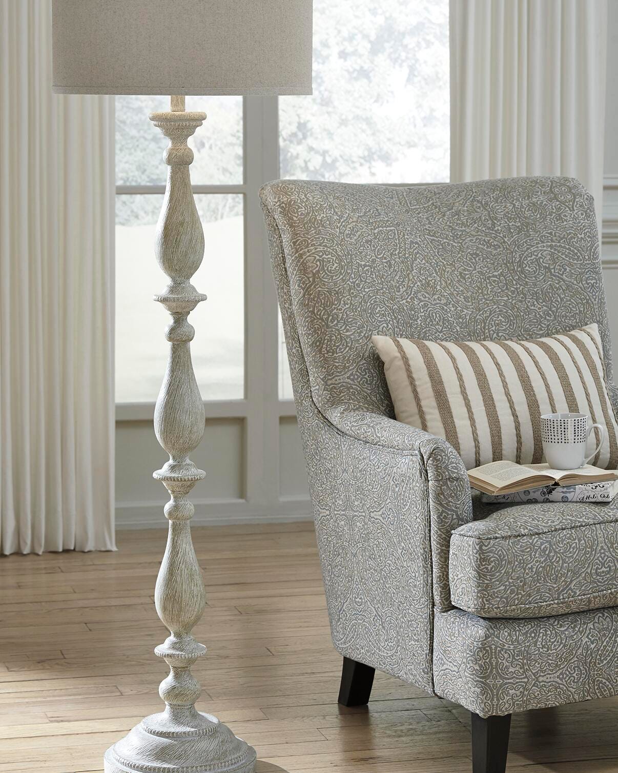 Bernadate Floor Lamp - L235341