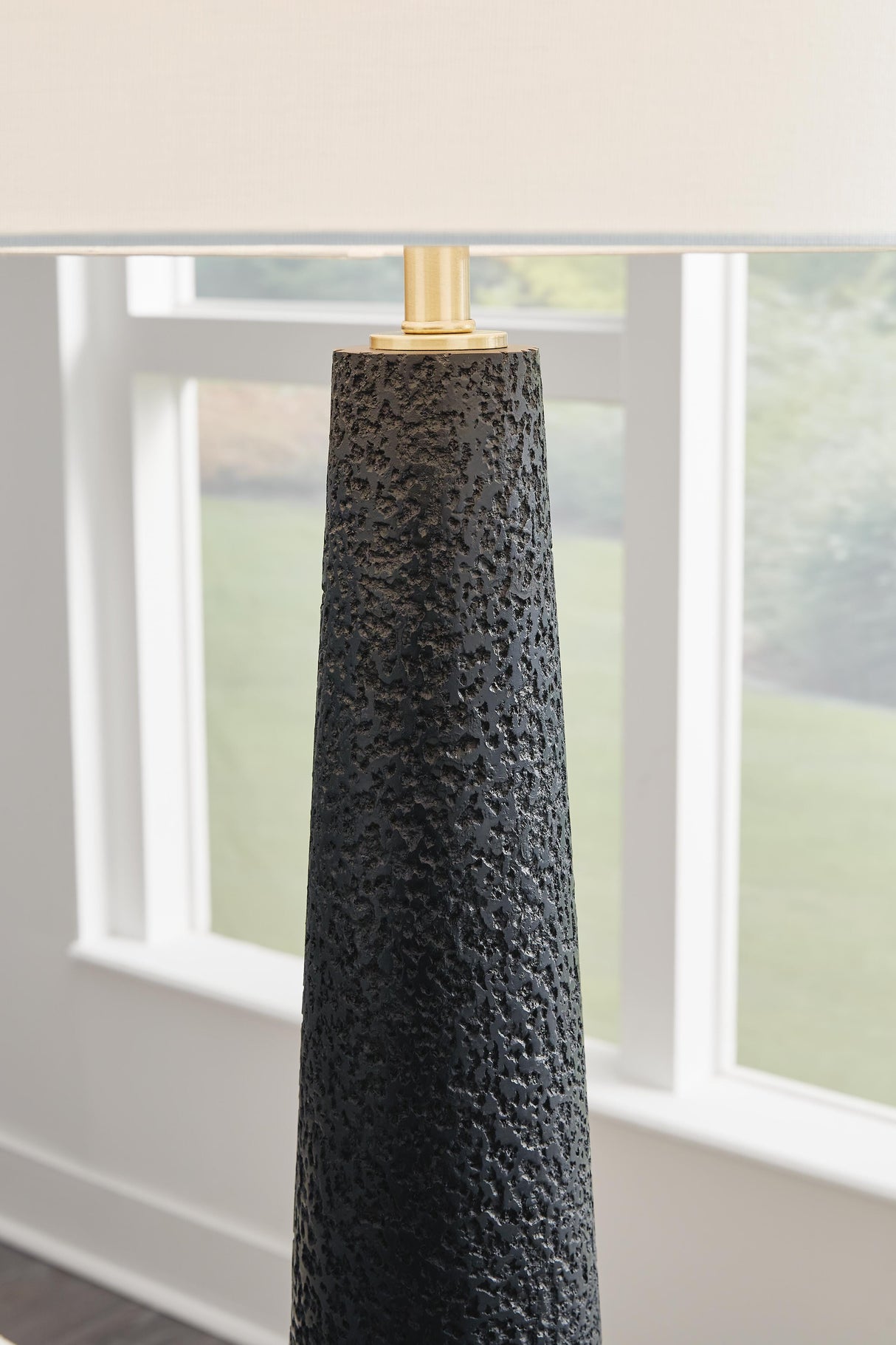 Hallburg Floor Lamp - L235761