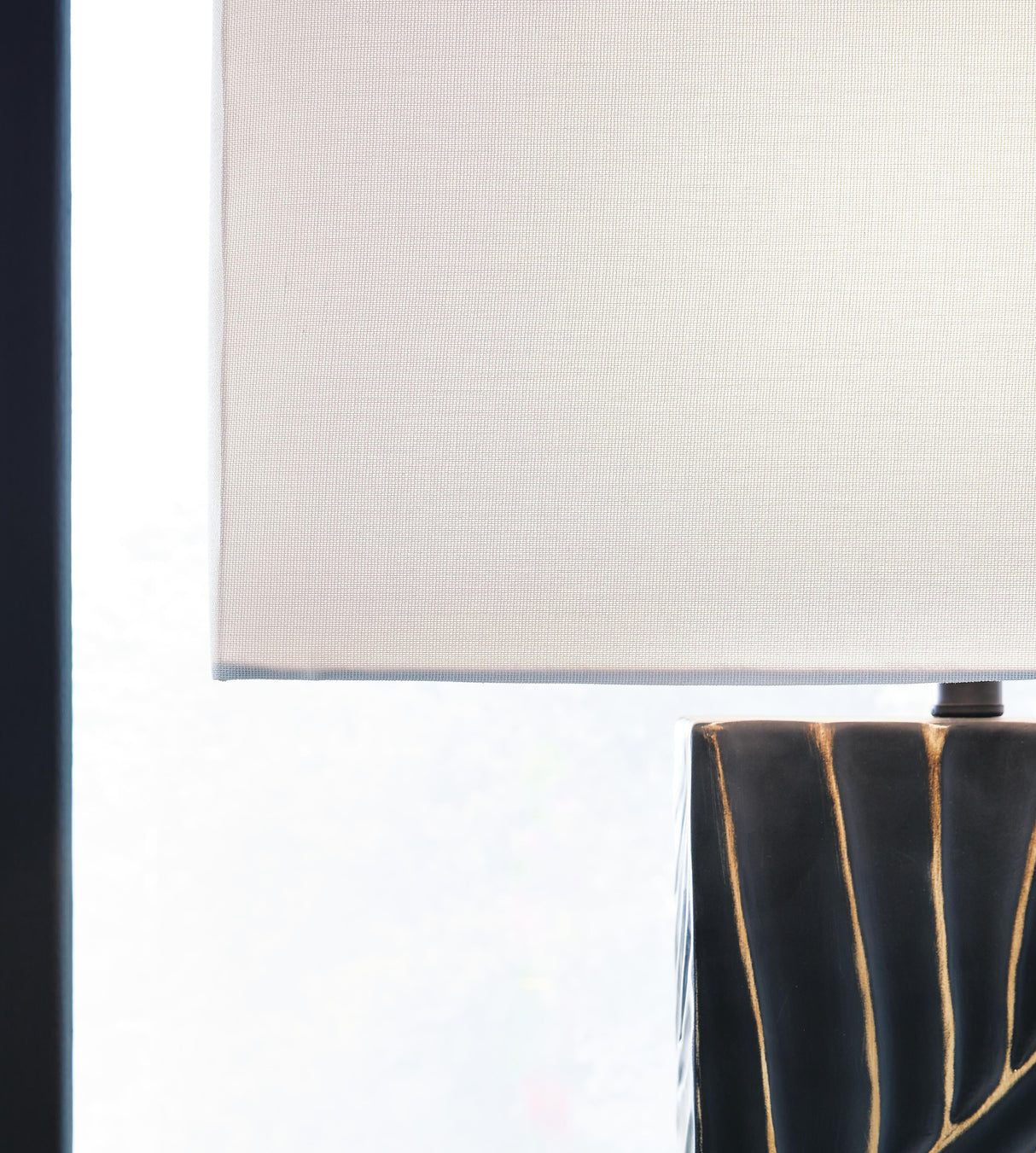 Bartlen 2-Piece Lamp Set - L235774X2