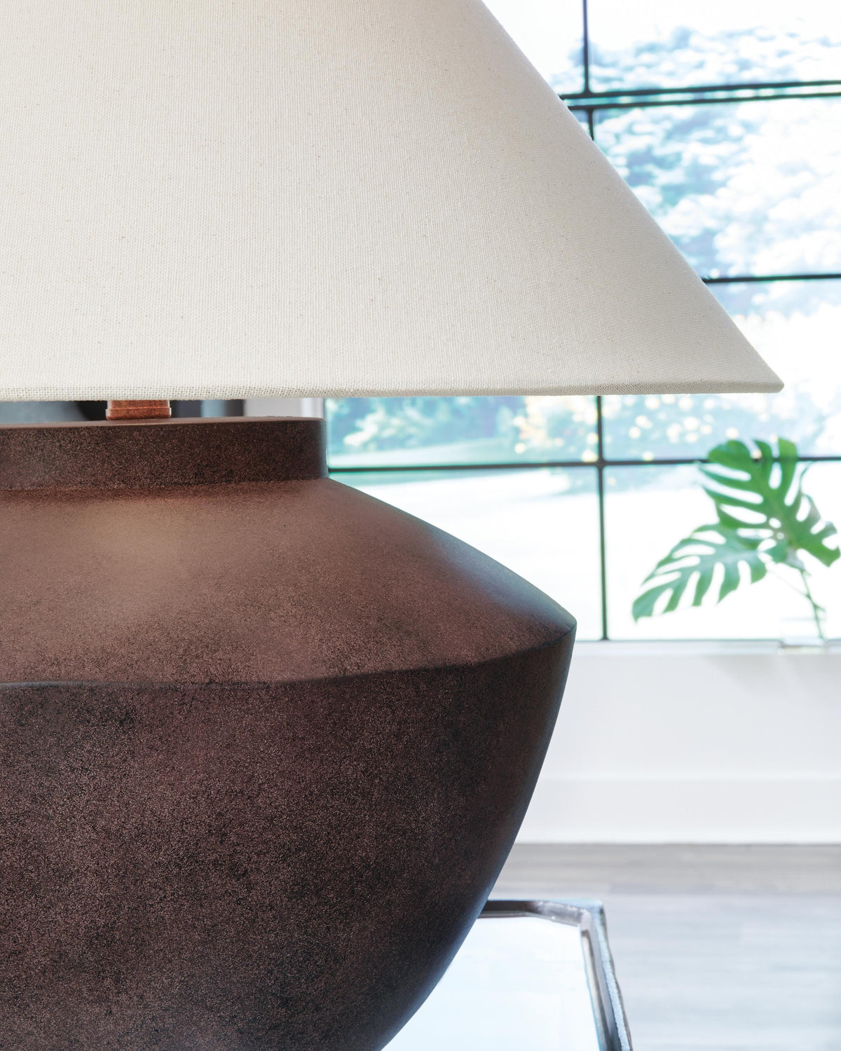 Honsworth Table Lamp - L235994