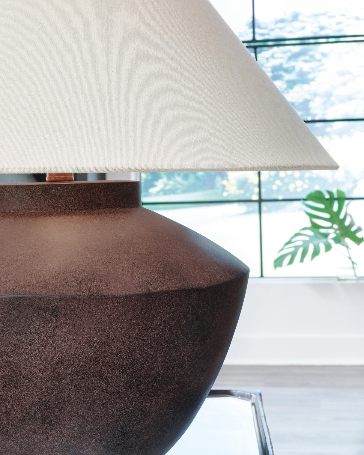 Honsworth Table Lamp - L235994