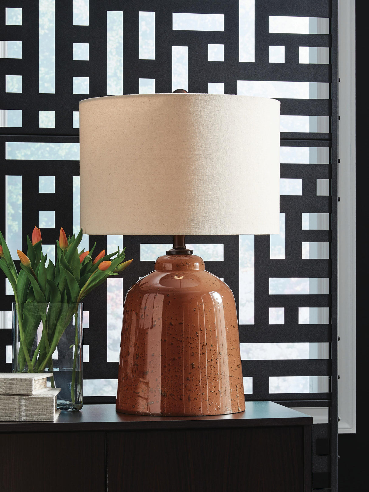 Aaleahya Table Lamp - L430904