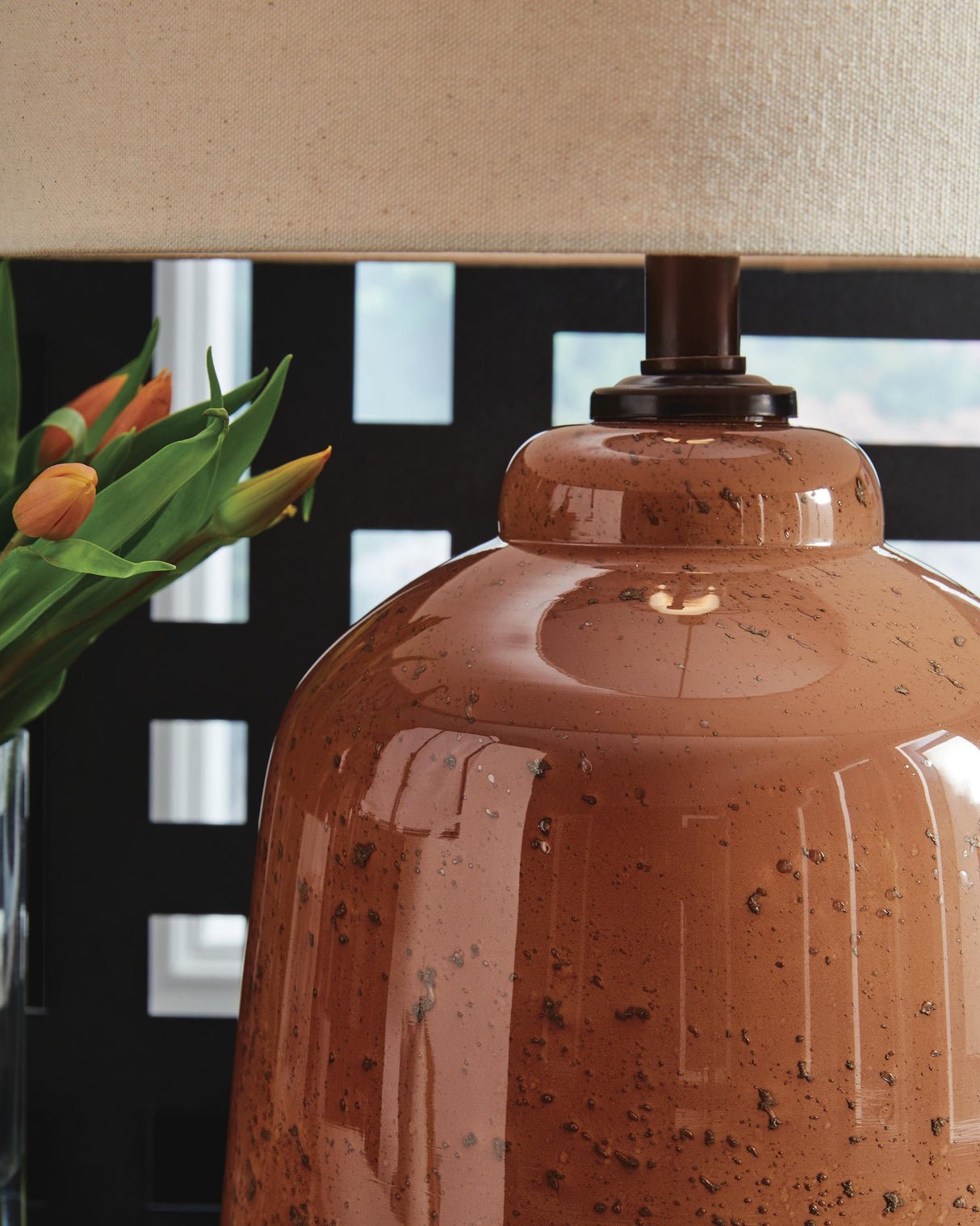 Aaleahya Table Lamp - L430904