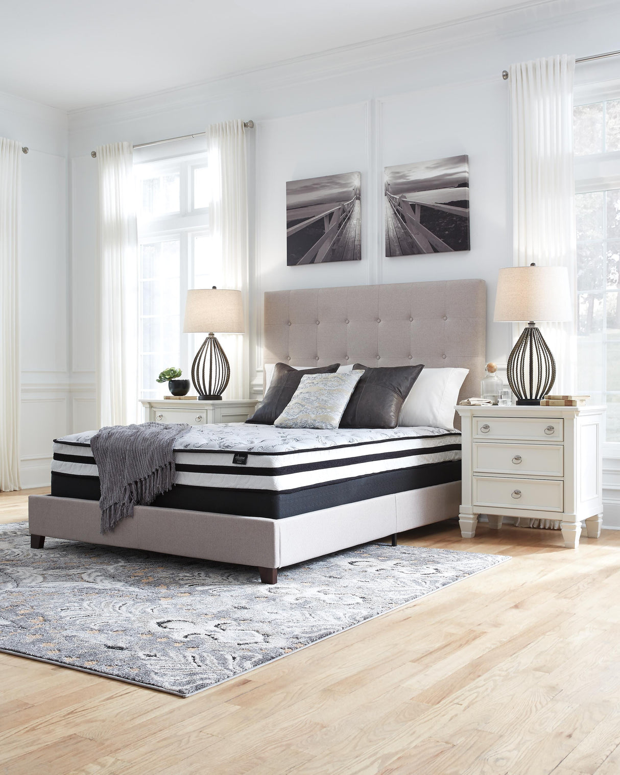 8 Inch Chime Innerspring Queen Mattress in a Box - M69531
