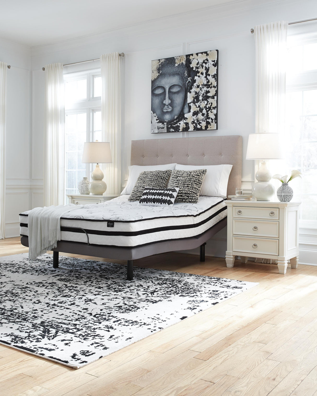 Chime 10 Inch Hybrid California King Mattress in a Box - M69651