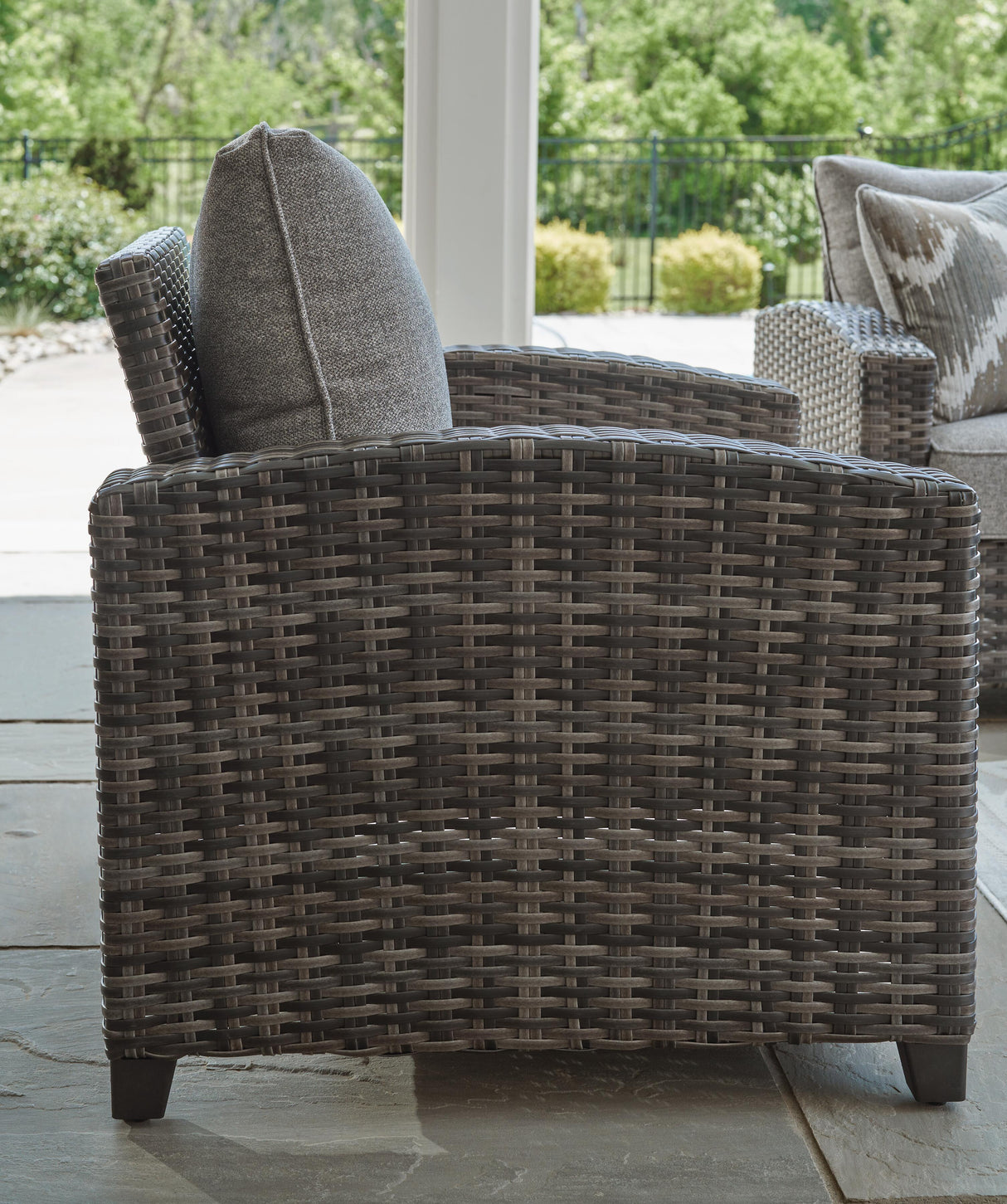 Oasis Court Outdoor Sofa/Chairs/Table Set (Set of 4) - P335-081