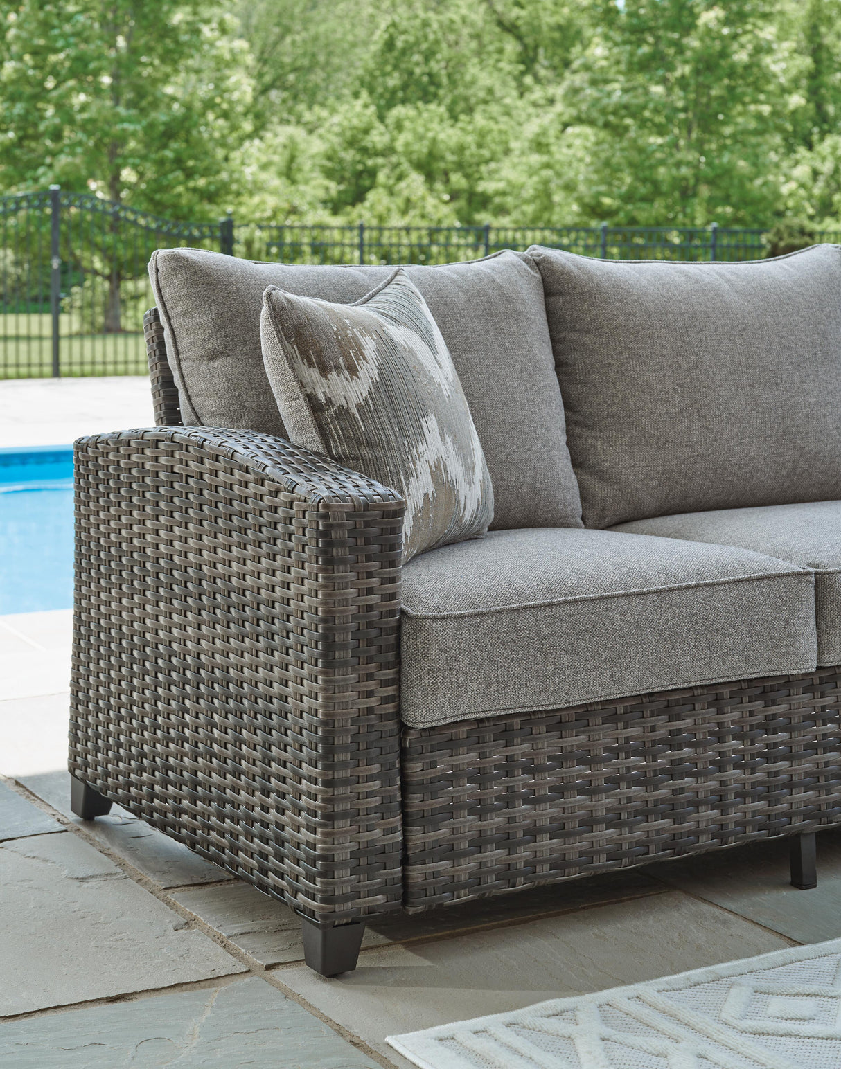 Oasis Court Outdoor Sofa/Chairs/Table Set (Set of 4) - P335-081