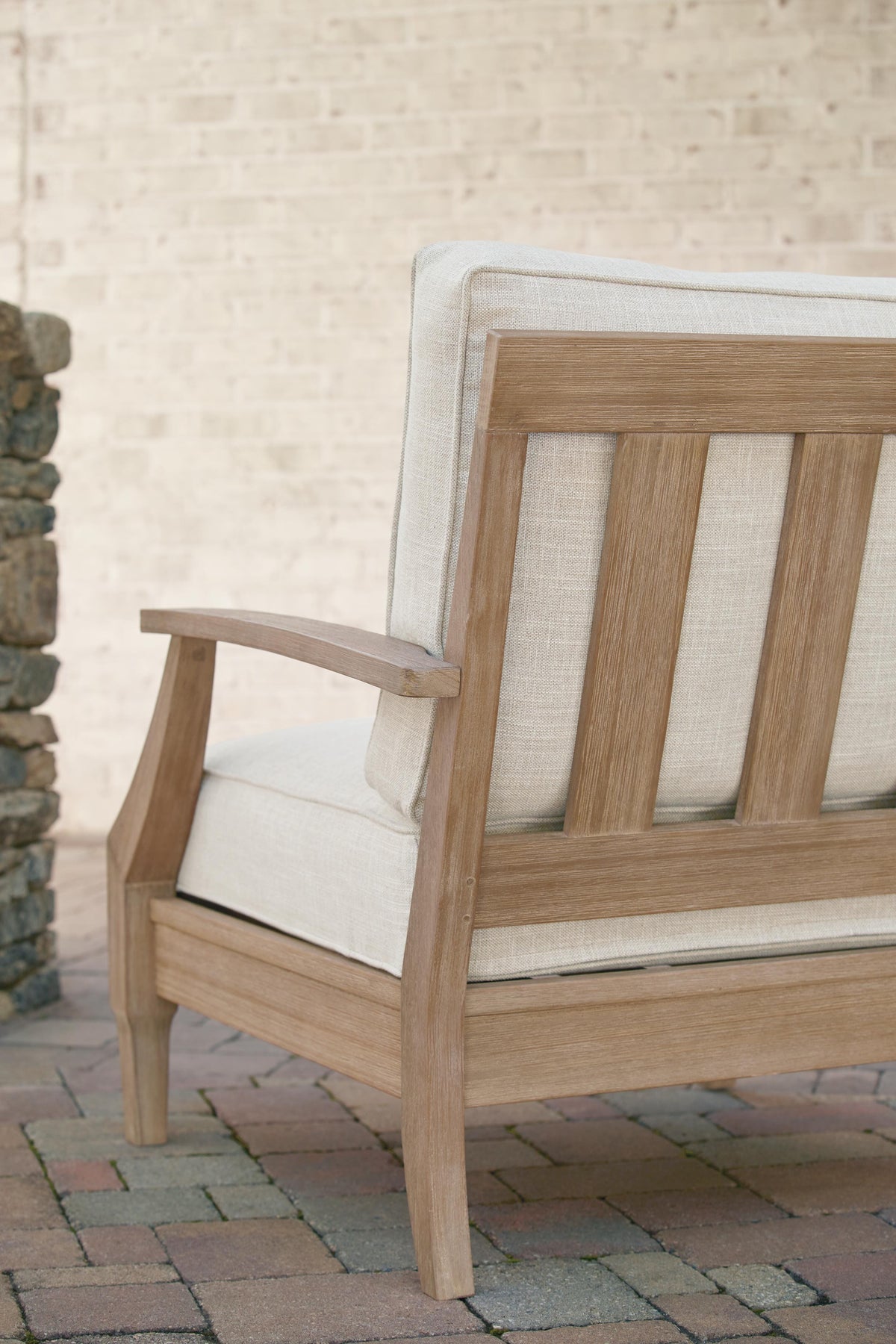 Carter Hall Lounge Chair with Cushion - P601-820