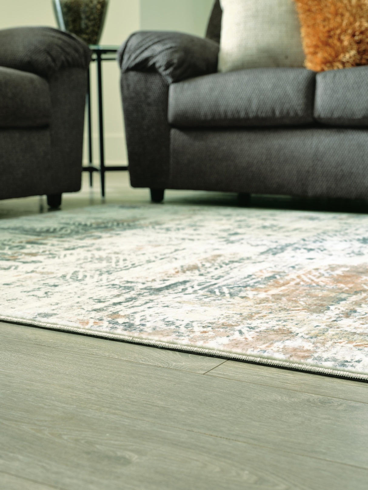 Redlings 7'5" x 9'6" Rug - R405451