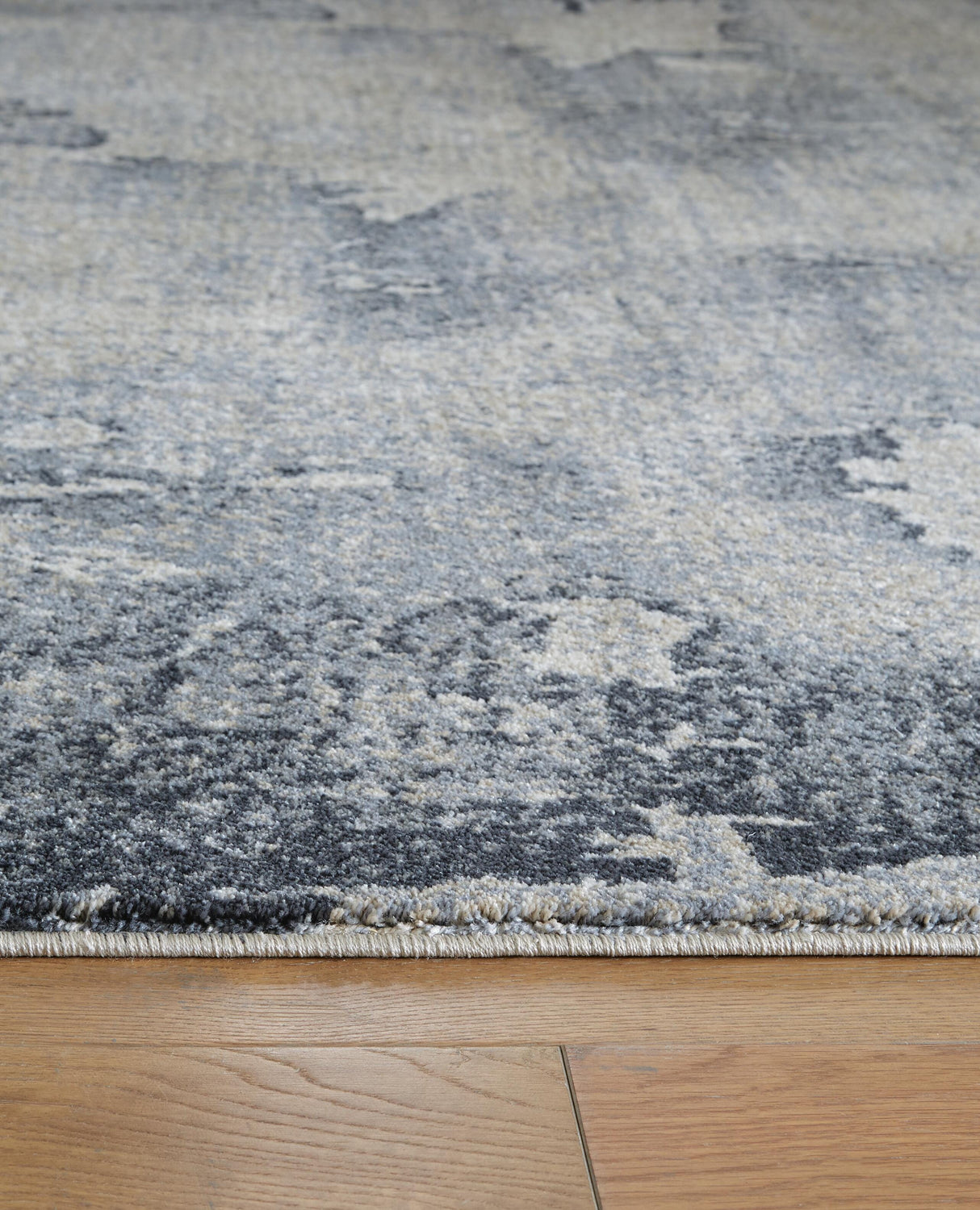 Langrich 5'3" x 7'3" Rug - R406132